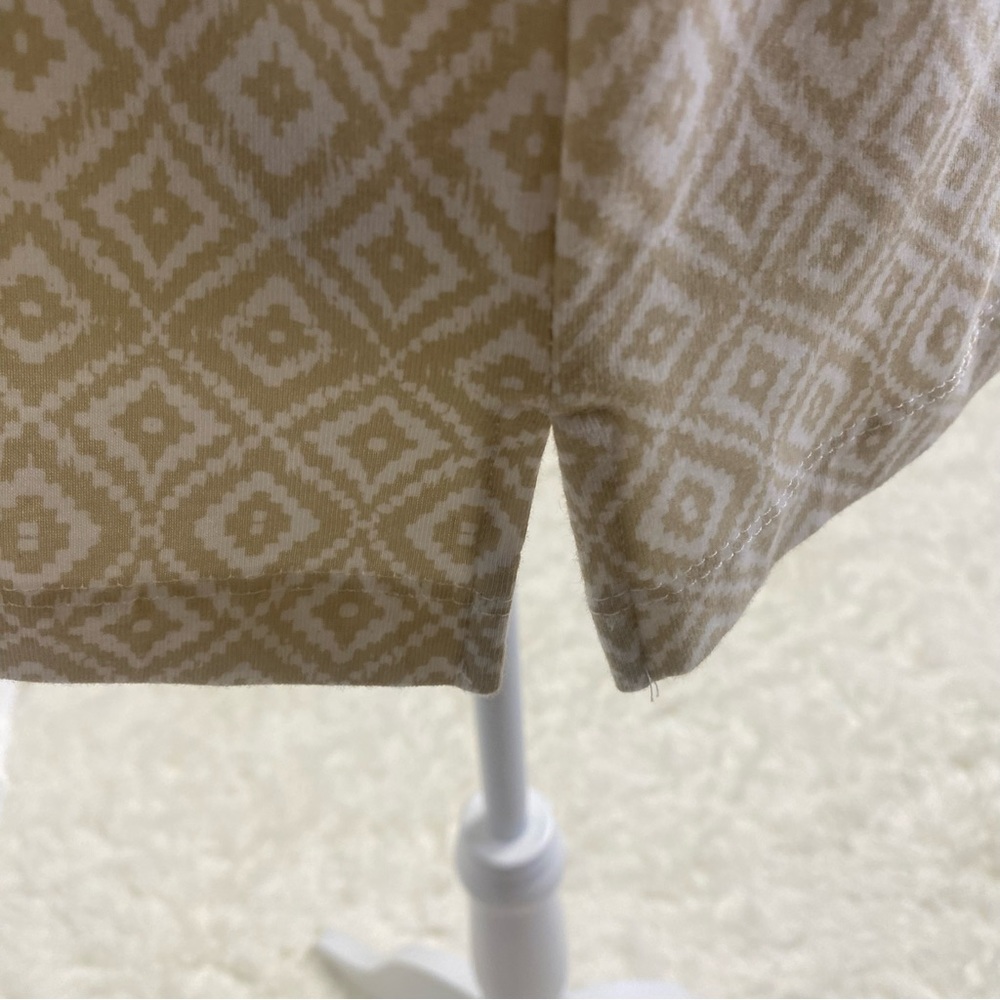 Alfred Dunner Petite Large short sleeve-shirt with design on front - Picture 6 of 8